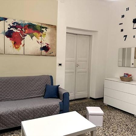Ridi Che Ti Passa In Vico Del Fieno Génova Exterior foto