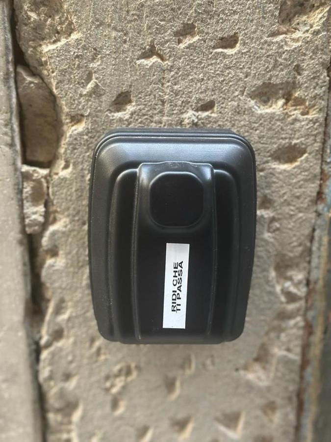 Ridi Che Ti Passa In Vico Del Fieno Génova Exterior foto